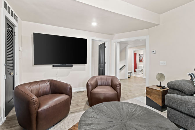 The Six Zero One: 4BR + 1BR Guest House + Entertainment Pavilion (Sleeps 10) image 39