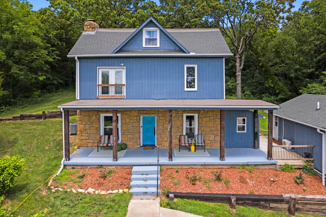 The Six Zero One: 4BR + 1BR Guest House + Entertainment Pavilion (Sleeps 10) image 43