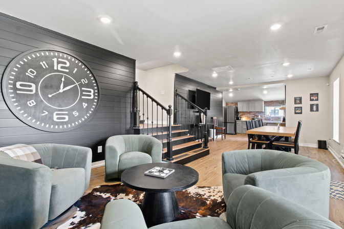 The Six Zero One: 4BR + 1BR Guest House + Entertainment Pavilion (Sleeps 10) image 5