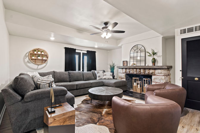 The Six Zero One: 4BR + 1BR Guest House + Entertainment Pavilion (Sleeps 10) image 38