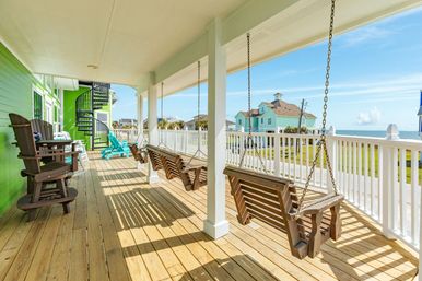 Twist of Lime Gulf-Front Galveston Estate: Huge Deck, Chef’s Kitchen & Beach Views image 17