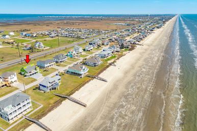 Twist of Lime Gulf-Front Galveston Estate: Huge Deck, Chef’s Kitchen & Beach Views image 13