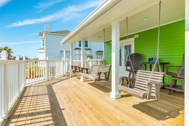 Twist of Lime Gulf-Front Galveston Estate: Huge Deck, Chef’s Kitchen & Beach Views image 16