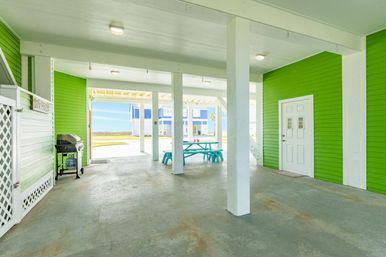 Twist of Lime Gulf-Front Galveston Estate: Huge Deck, Chef’s Kitchen & Beach Views image 22