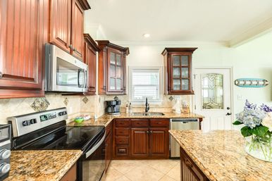 Twist of Lime Gulf-Front Galveston Estate: Huge Deck, Chef’s Kitchen & Beach Views image 37