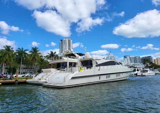 BYOB Luxury Yacht Charter On Board Beautiful 94 Leopard (Up to 13 Passengers) image 9