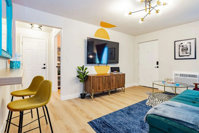 The Star Motel: Vintage Vegas Stay Steps to The Strip (Sleeps 34) image 7