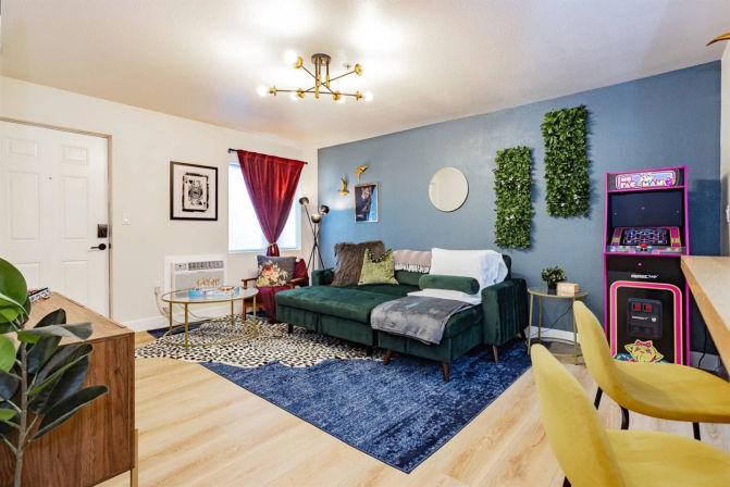 The Star Motel: Vintage Vegas Stay Steps to The Strip (Sleeps 34) image 6