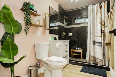 The Star Motel: Vintage Vegas Stay Steps to The Strip (Sleeps 34) image 40