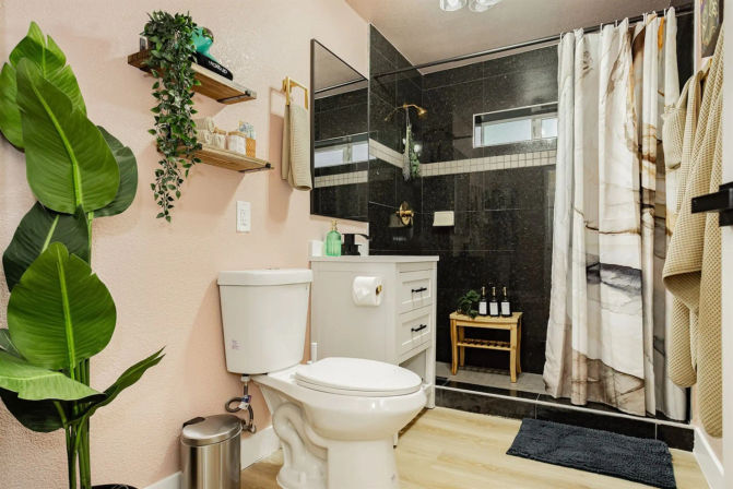 The Star Motel: Vintage Vegas Stay Steps to The Strip (Sleeps 34) image 40
