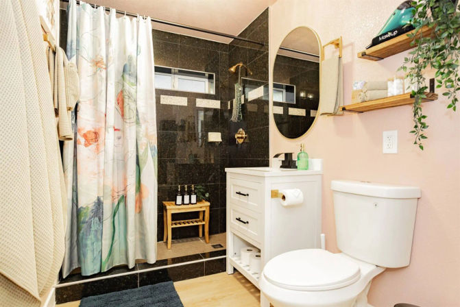 The Star Motel: Vintage Vegas Stay Steps to The Strip (Sleeps 34) image 41