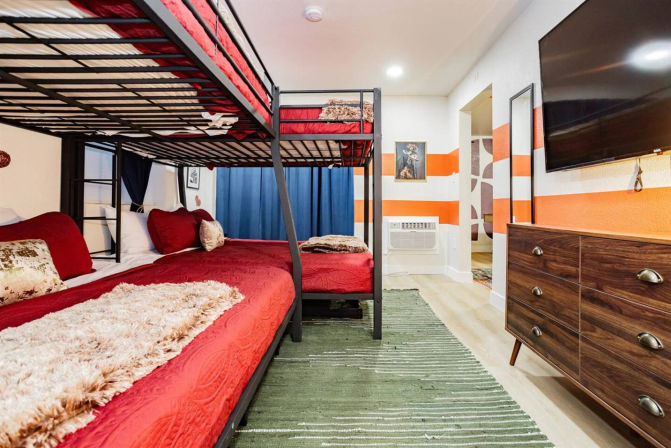 The Star Motel: Vintage Vegas Stay Steps to The Strip (Sleeps 34) image 37