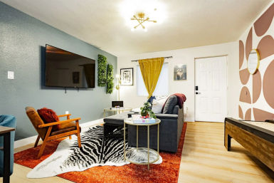 The Star Motel: Vintage Vegas Stay Steps to The Strip (Sleeps 34) image 12