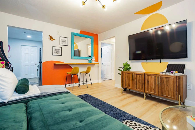 The Star Motel: Vintage Vegas Stay Steps to The Strip (Sleeps 34) image 8