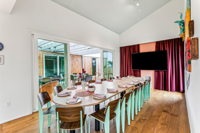 CastleDay: Private Villas for Group Retreats- Pool, Basketball Hoop & Outdoor Dining image 8
