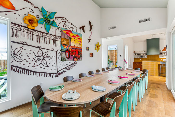 CastleDay: Private Villas for Group Retreats- Pool, Basketball Hoop & Outdoor Dining image 11