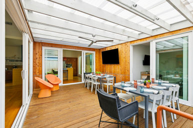 CastleDay: Private Villas for Group Retreats- Pool, Hot Tub, Outdoor Shower, BBall Hoop image 15