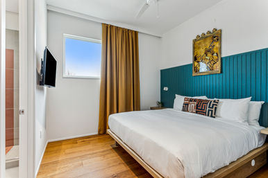 CastleDay: Private Villas for Group Retreats- Pool, Basketball Hoop & Outdoor Dining image 22