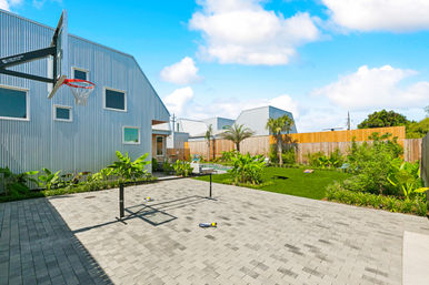 CastleDay: Private Villas for Group Retreats- Pool, Hot Tub, Outdoor Shower, BBall Hoop image 73