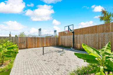 CastleDay: Private Villas for Group Retreats- Pool, Hot Tub, Outdoor Shower, BBall Hoop image 77