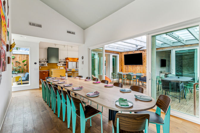 CastleDay: Private Villas for Group Retreats- Pool, Basketball Hoop & Outdoor Dining image 12