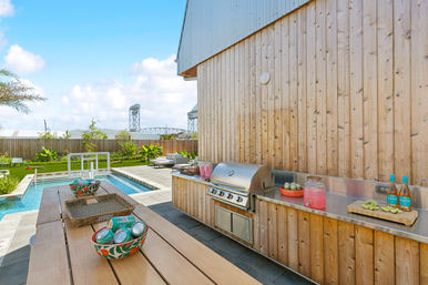 CastleDay: Private Villas for Group Retreats- Pool, Hot Tub, Outdoor Shower, BBall Hoop image 67