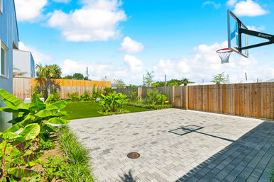 CastleDay: Private Villas for Group Retreats- Pool, Hot Tub, Outdoor Shower, BBall Hoop image 79