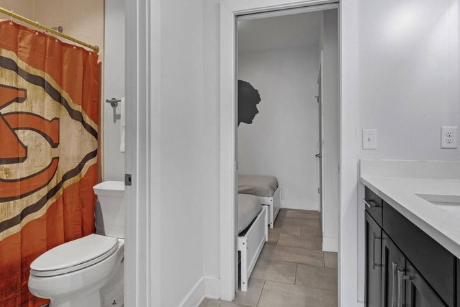 Swiftie City Dreamhouse: Sleeps 18 in Style & Sparkle image 20