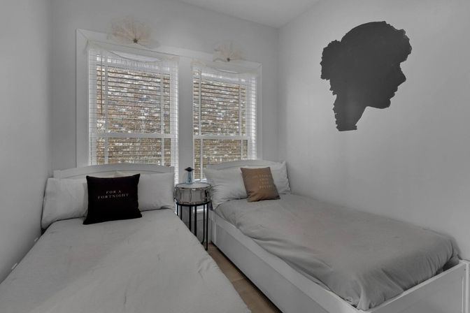 Swiftie City Dreamhouse: Sleeps 18 in Style & Sparkle image 24