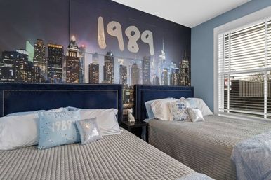 Swiftie City Dreamhouse: Sleeps 18 in Style & Sparkle image 6