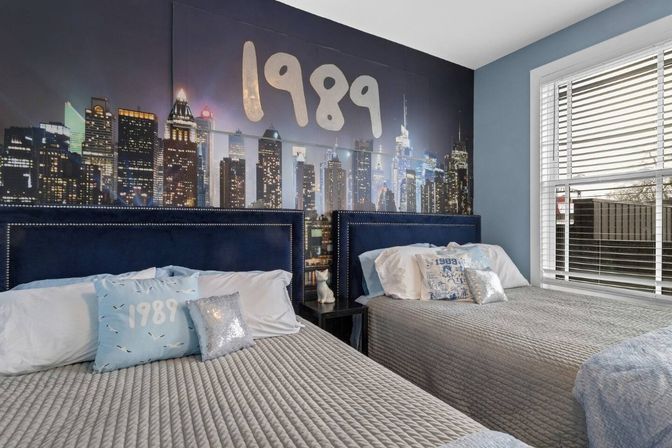 Swiftie City Dreamhouse: Sleeps 18 in Style & Sparkle image 6