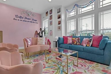 Swiftie City Dreamhouse: Sleeps 18 in Style & Sparkle image 3