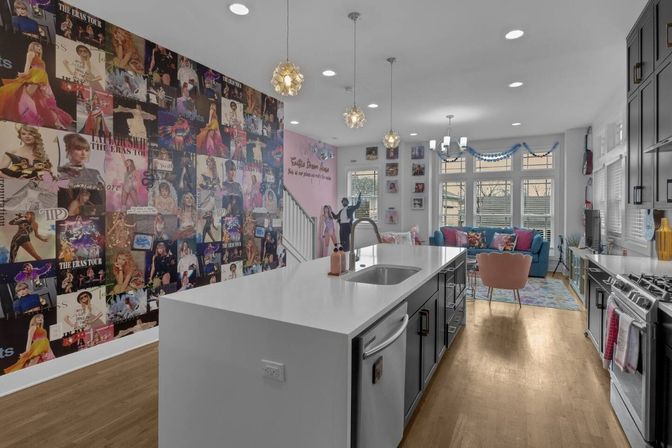 Swiftie City Dreamhouse: Sleeps 18 in Style & Sparkle image 31