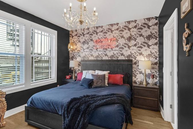Swiftie City Dreamhouse: Sleeps 18 in Style & Sparkle image 7