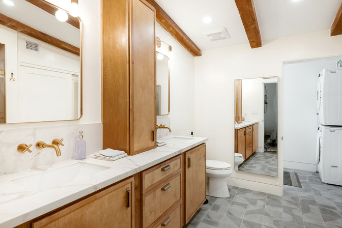Solera: Spa-Like Retreat with Sauna & Hot Tub image 16