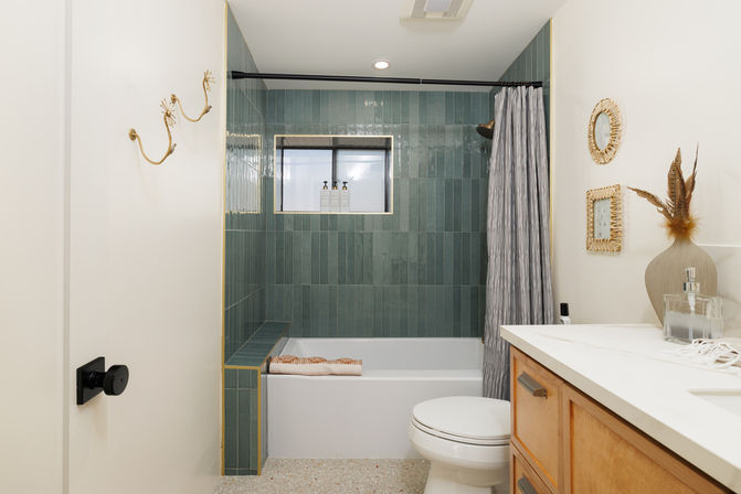 Solera: Spa-Like Retreat with Sauna & Hot Tub image 14