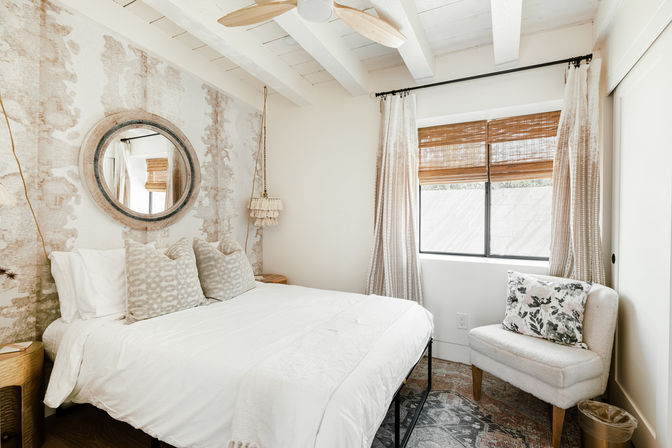 Solera: Spa-Like Retreat with Sauna & Hot Tub image 13