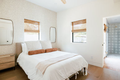 Solera: Spa-Like Retreat with Sauna & Hot Tub image 12