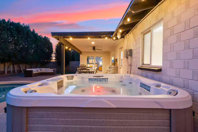 Casa Rodeo: 5 BR, No Bunks, Pool, Hot Tub + 4 Minutes to Old Town! image 2