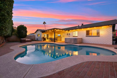 Casa Rodeo: 5 BR, No Bunks, Pool, Hot Tub + 4 Minutes to Old Town! image 1