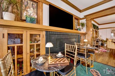 Twin Lions Lodge: Eclectic Chic in Bucktown image 2