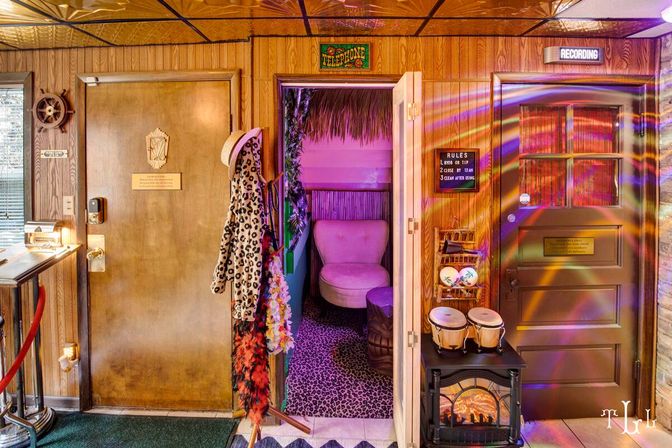 Twin Lions Lodge: Eclectic Chic in Bucktown image 61