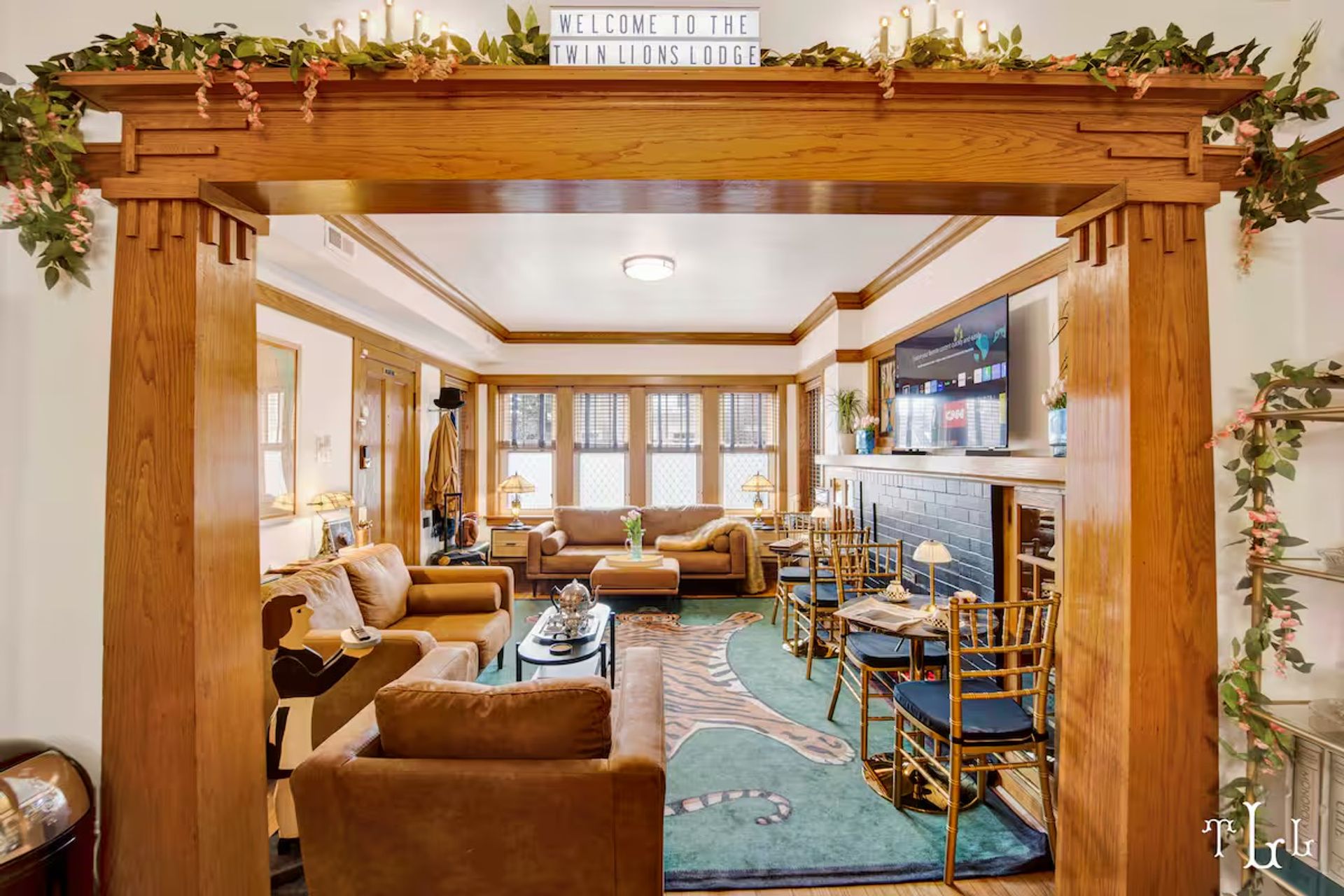 Twin Lions Lodge: Eclectic Chic in Bucktown image 1