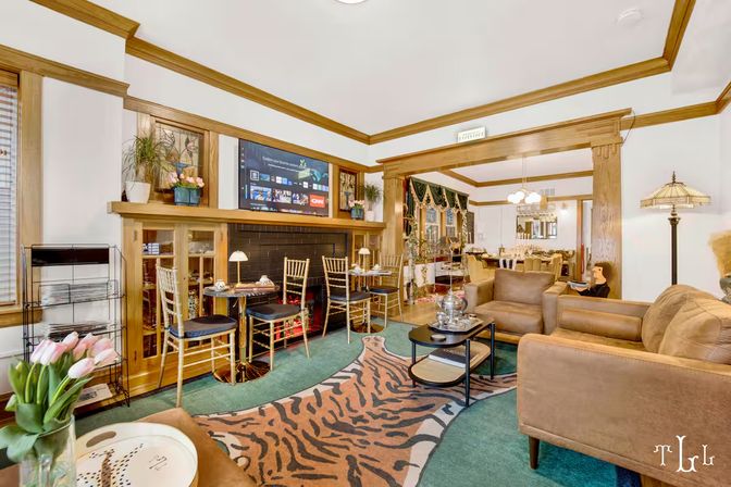 Twin Lions Lodge: Eclectic Chic in Bucktown image 7