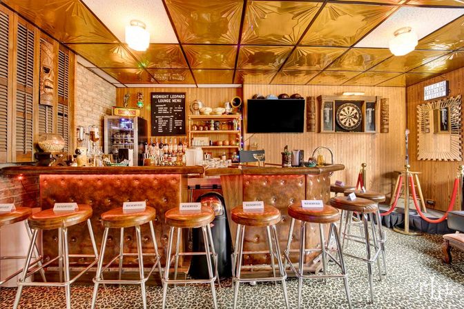 Twin Lions Lodge: Eclectic Chic in Bucktown image 62