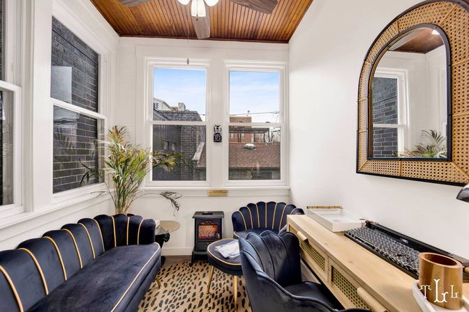 Twin Lions Lodge: Eclectic Chic in Bucktown image 48