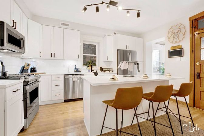 Twin Lions Lodge: Eclectic Chic in Bucktown image 15