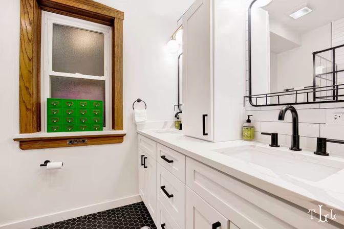 Twin Lions Lodge: Eclectic Chic in Bucktown image 44