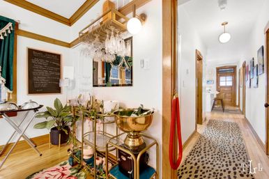 Twin Lions Lodge: Eclectic Chic in Bucktown image 33