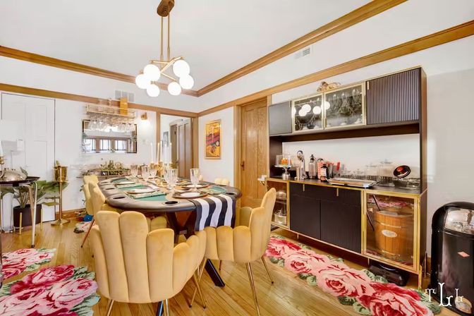 Twin Lions Lodge: Eclectic Chic in Bucktown image 26
